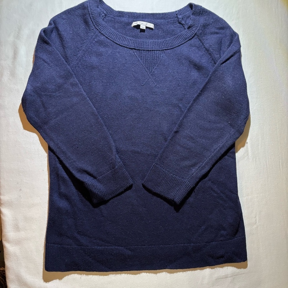 Vintage GAP Women's Deep Blue Crew Neck Sweater